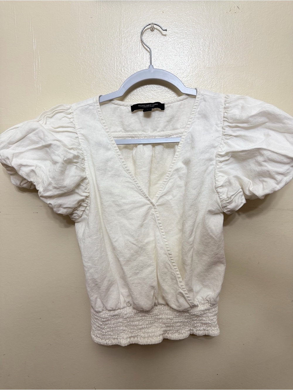 Marc New York by Andrew Marc White Puff-Sleeve Wrap Crop Top